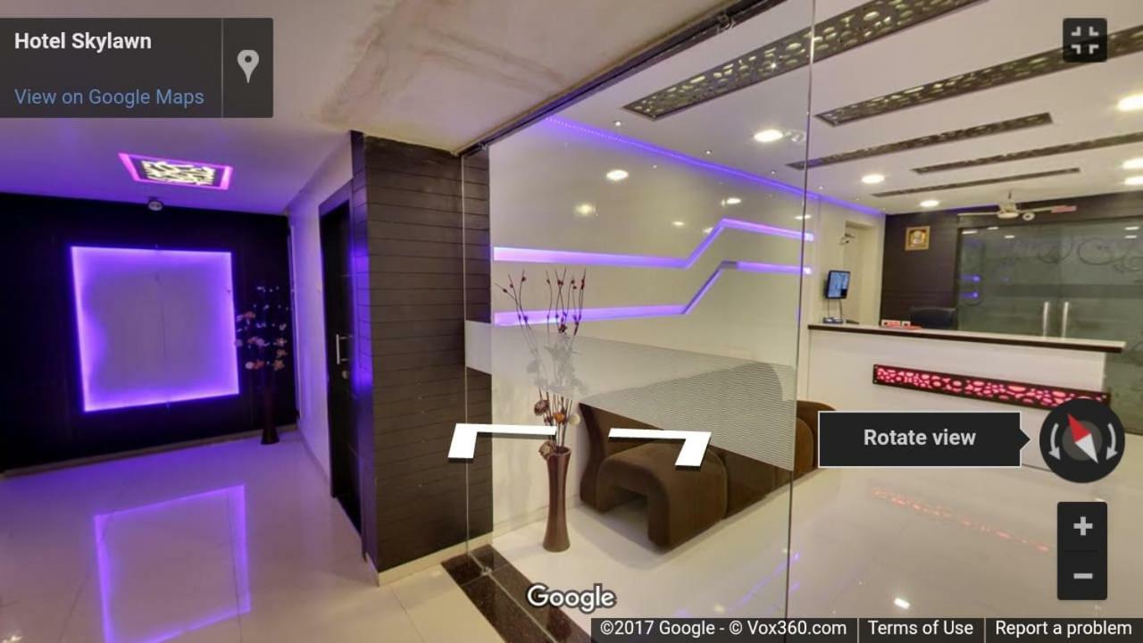 Skylawn Hotel Сурат Экстерьер фото